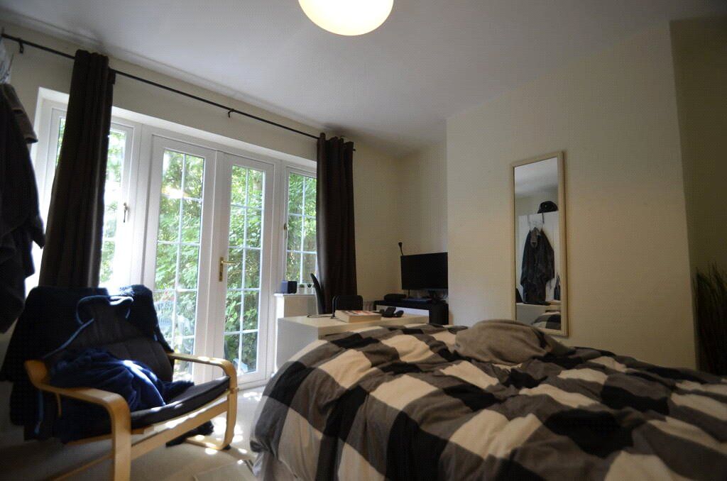 Property photo 3 of 9 Bedroom