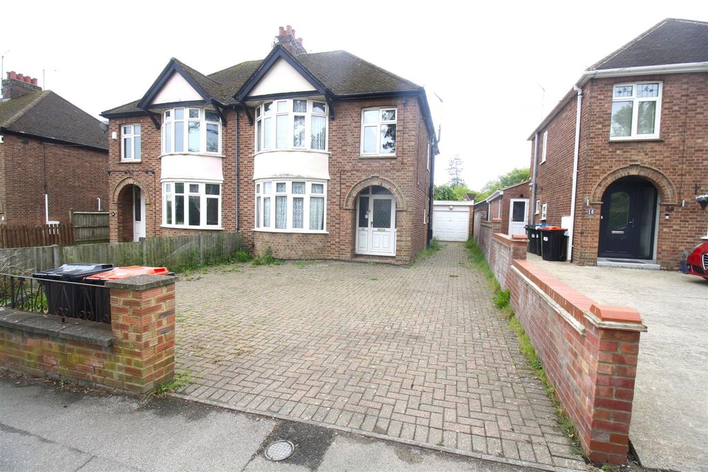 Property photo 1 of 19 Front
