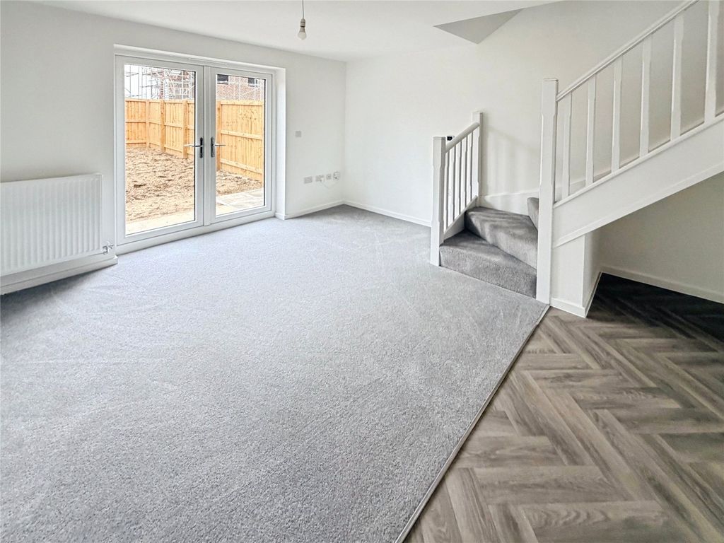 Property photo 3 of 12 Lounge Area