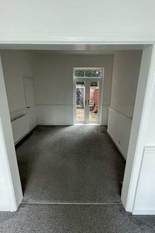 Property photo 3 of 10 Dining Room