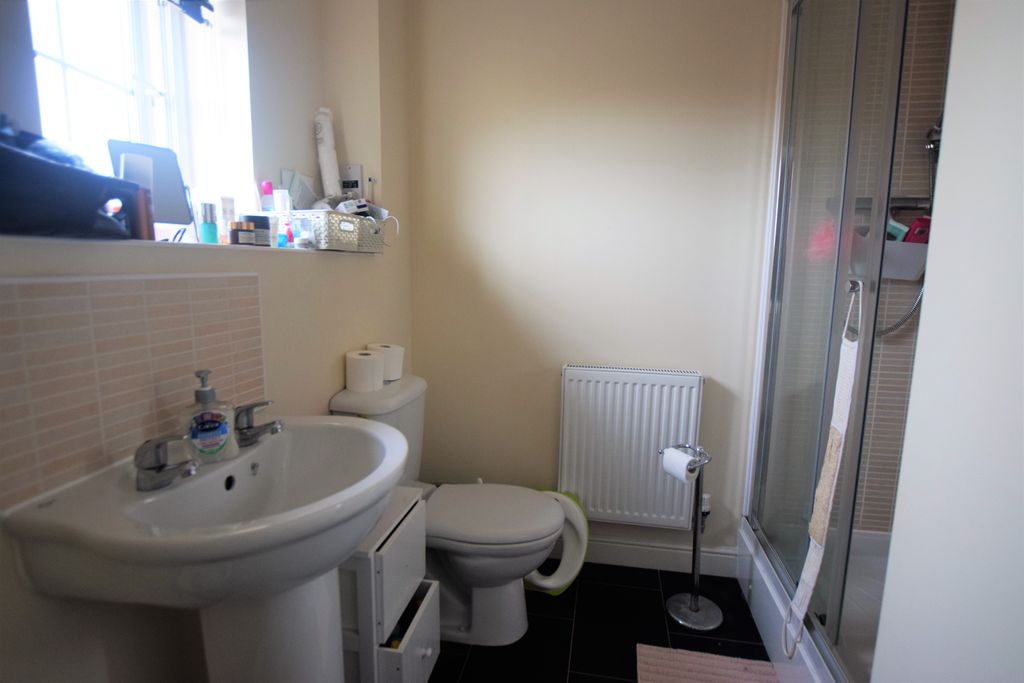 Additional image 9 of 4 bed detached house to rentShutewater Orchard, Bishops Hull, Taunton TA1