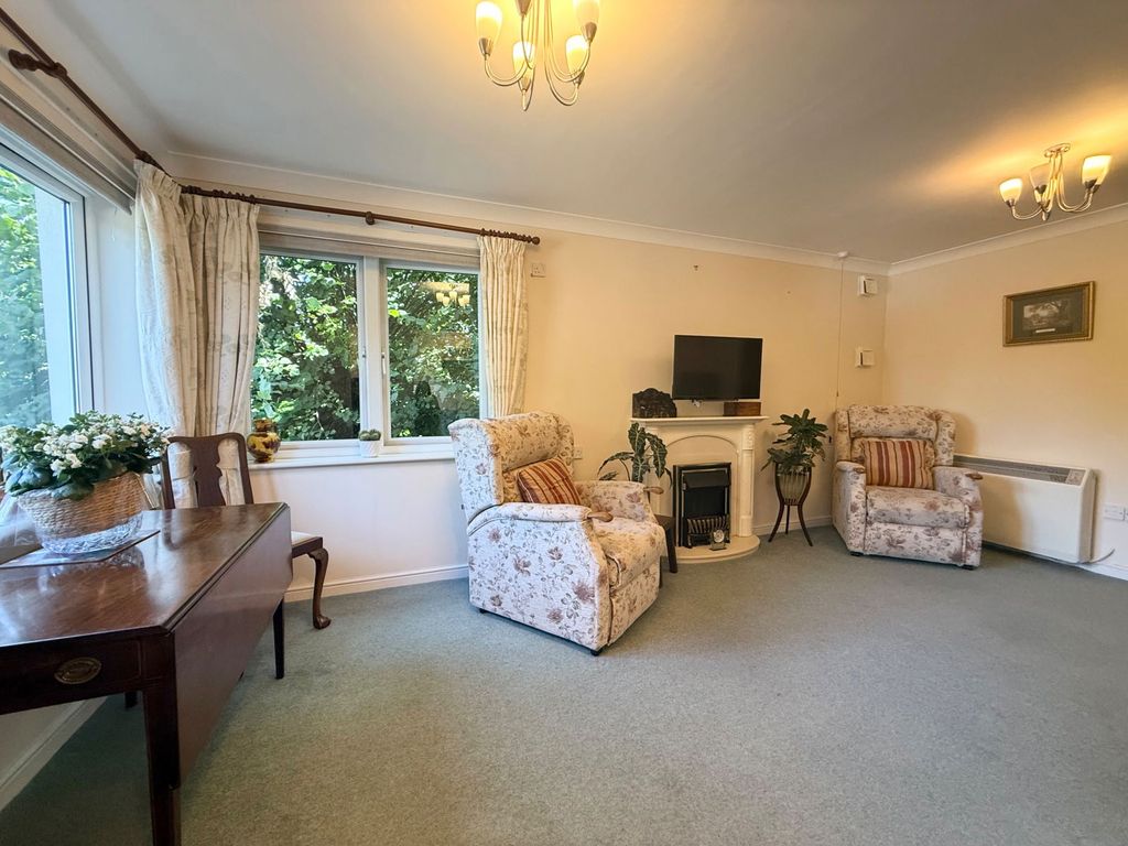 Property photo 3 of 12