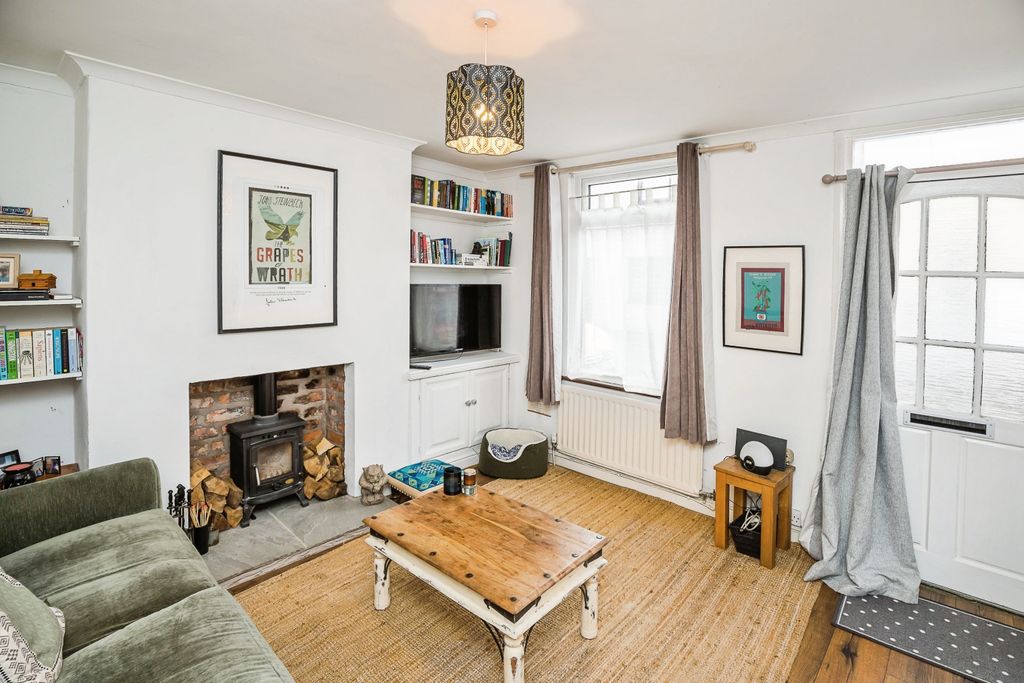 Property photo 2 of 14