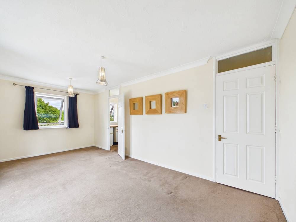 Property photo 3 of 10 Giraffe360-Still006
