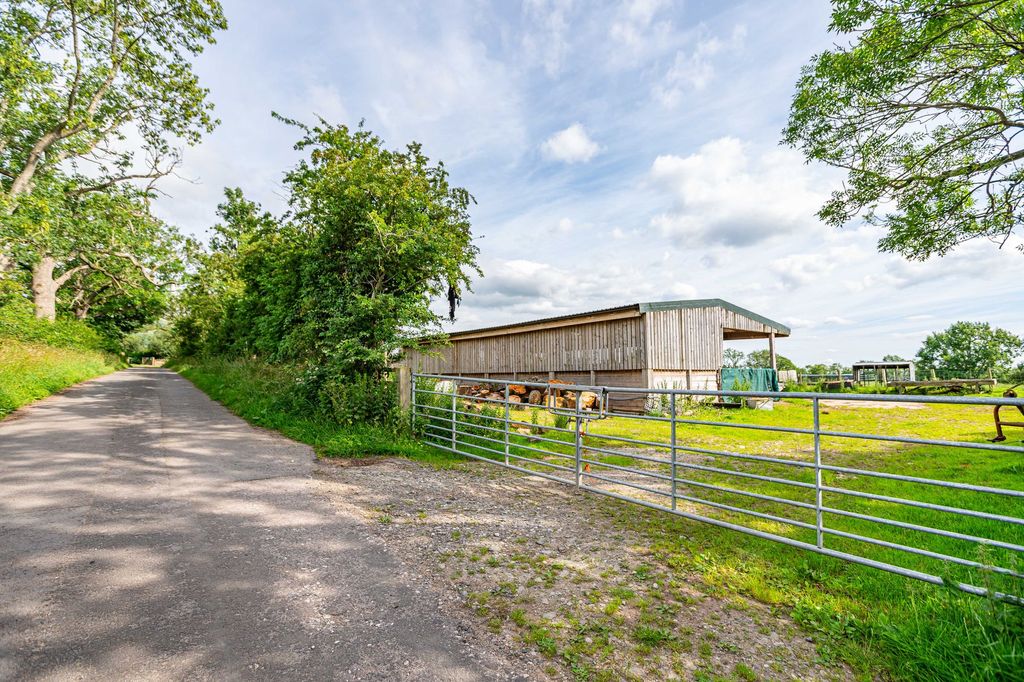 Property photo 2 of 12