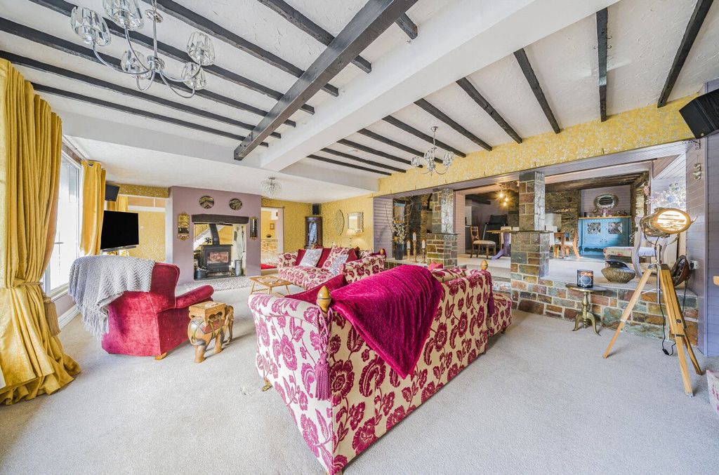 Property photo 2 of 16 1235798 (2).Jpg