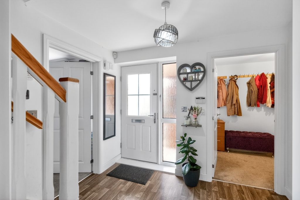 Property photo 2 of 28