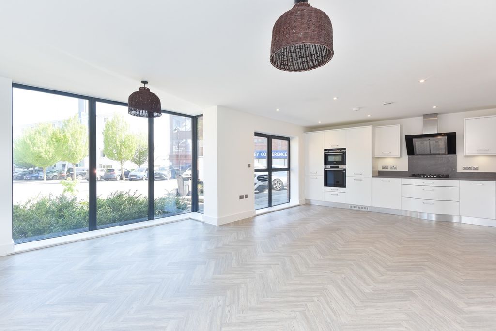 Property photo 3 of 16 5093244