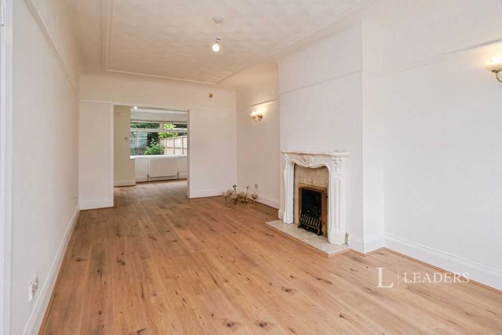 Property photo 3 of 19 Pbox-Img.Jpg