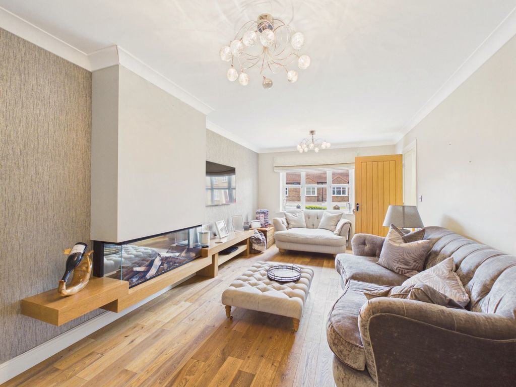 Property photo 3 of 27 4534875