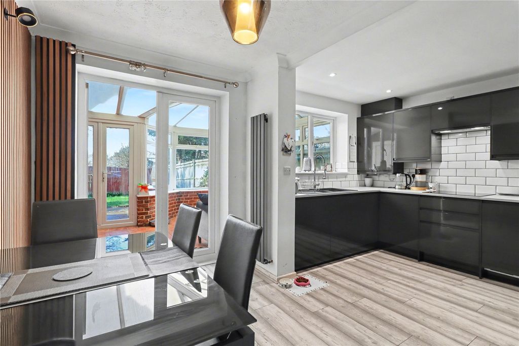 Property photo 2 of 9 Kitchen / Diner