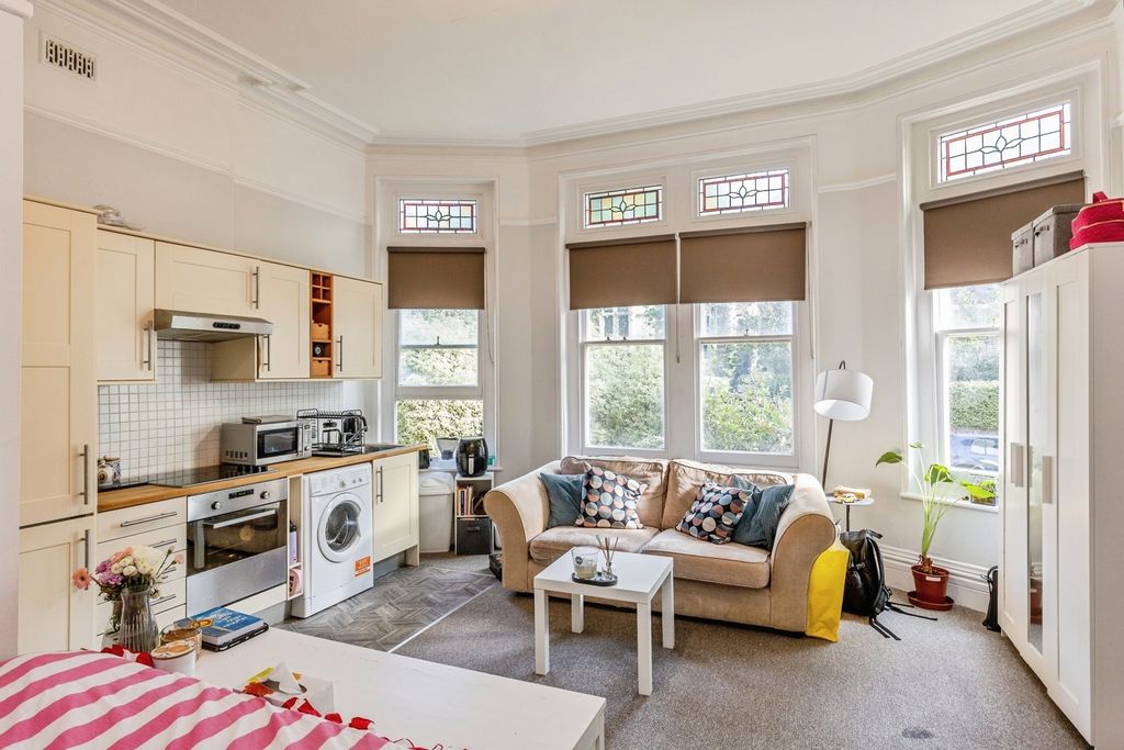 Property photo 2 of 11 Pbox-Img.Jpg
