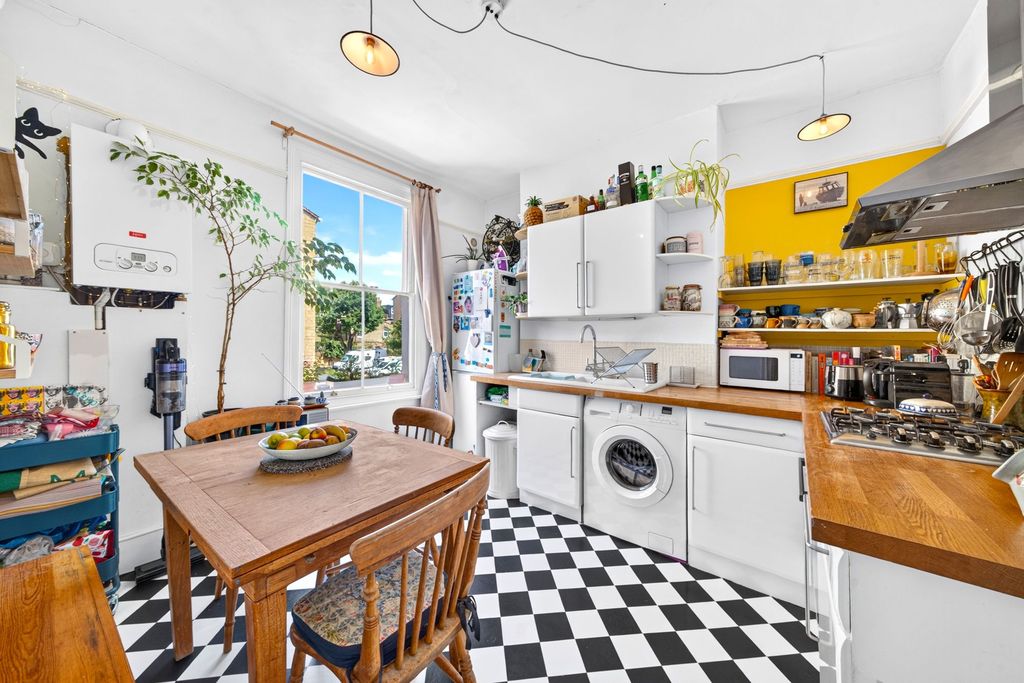 Property photo 3 of 16 Separate Kitchen & Dining Area