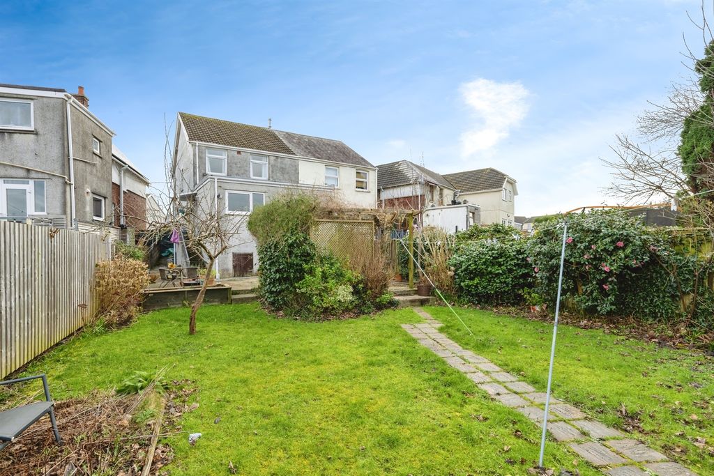 Property photo 3 of 20