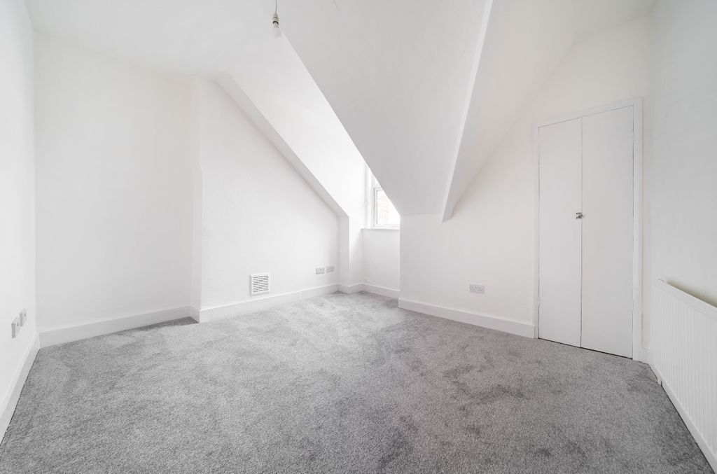 Property photo 3 of 13 Bedroom