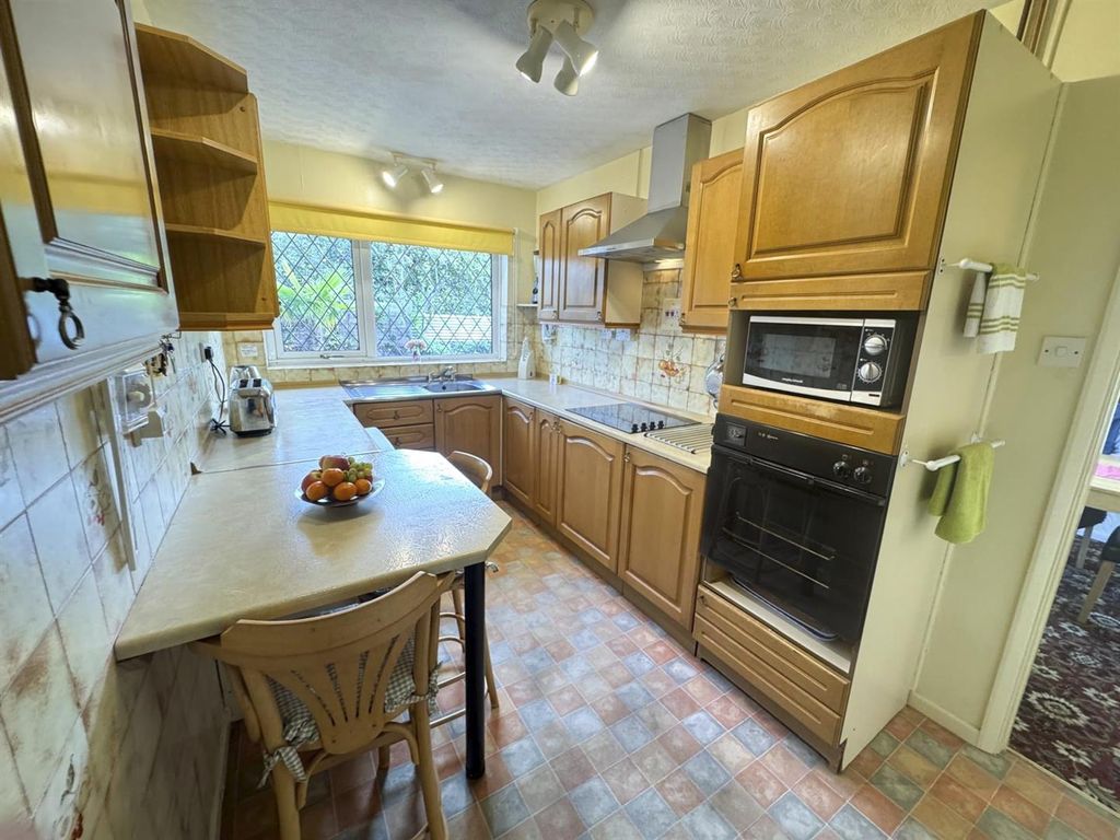 Property photo 3 of 16