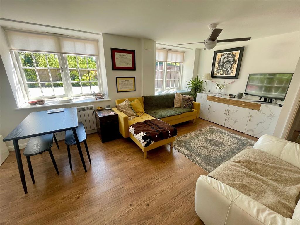 Property photo 3 of 15 Reception Area 2 .Png