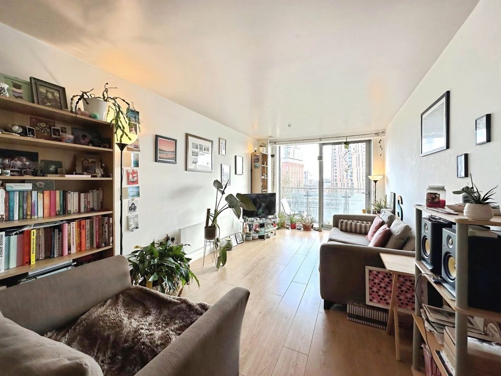 Property photo 2 of 8 Picture No. 21