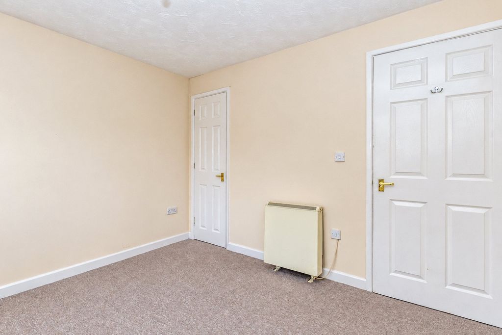 Property photo 3 of 8 Picture No. 16