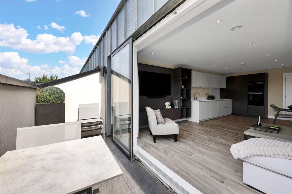 Additional image 7 of 2 bed flat for saleMadingley Road, Cambridge, Cambridgeshire CB3