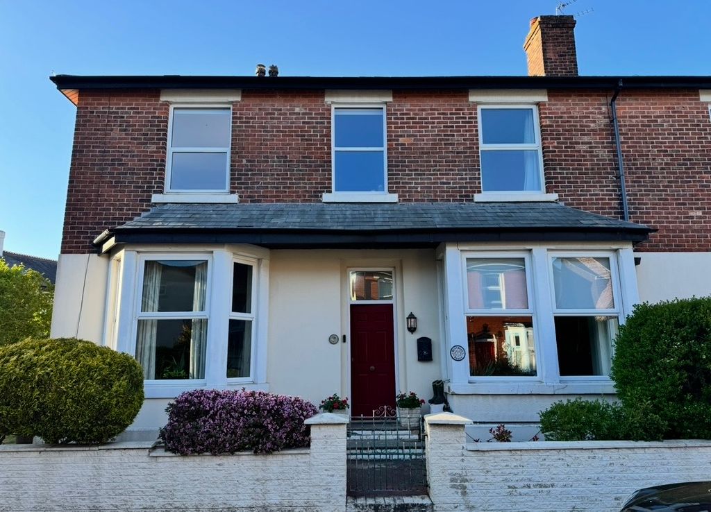 Property photo 2 of 33