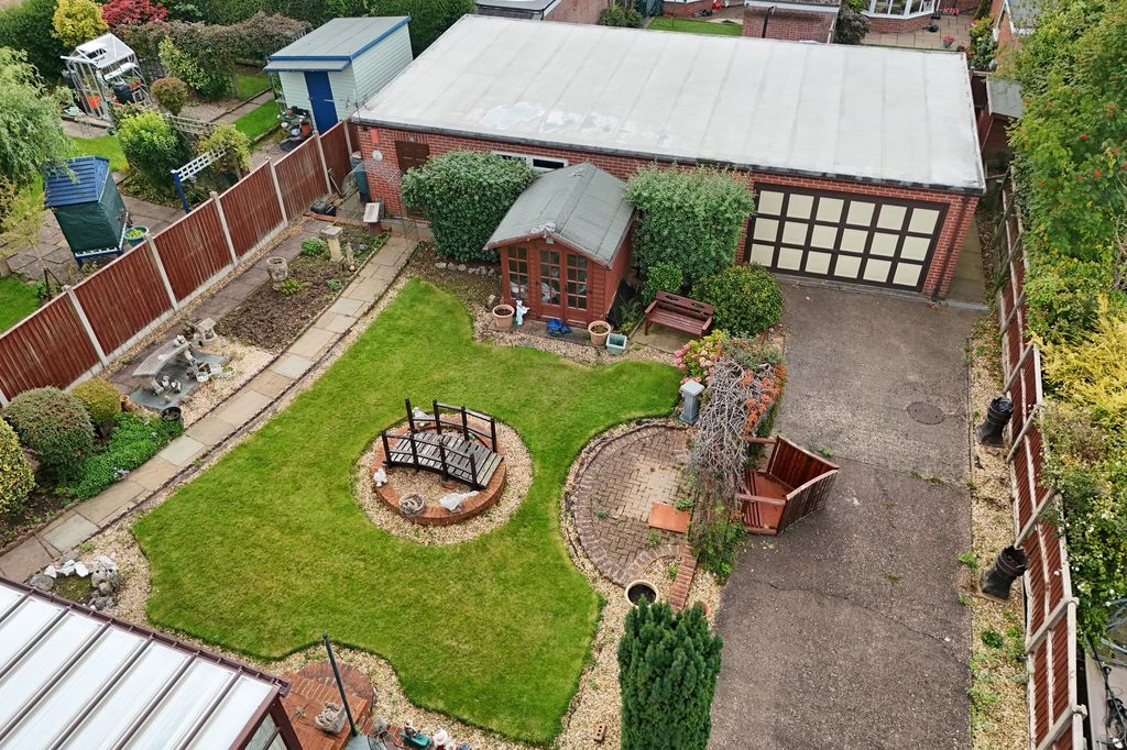 Property photo 3 of 33