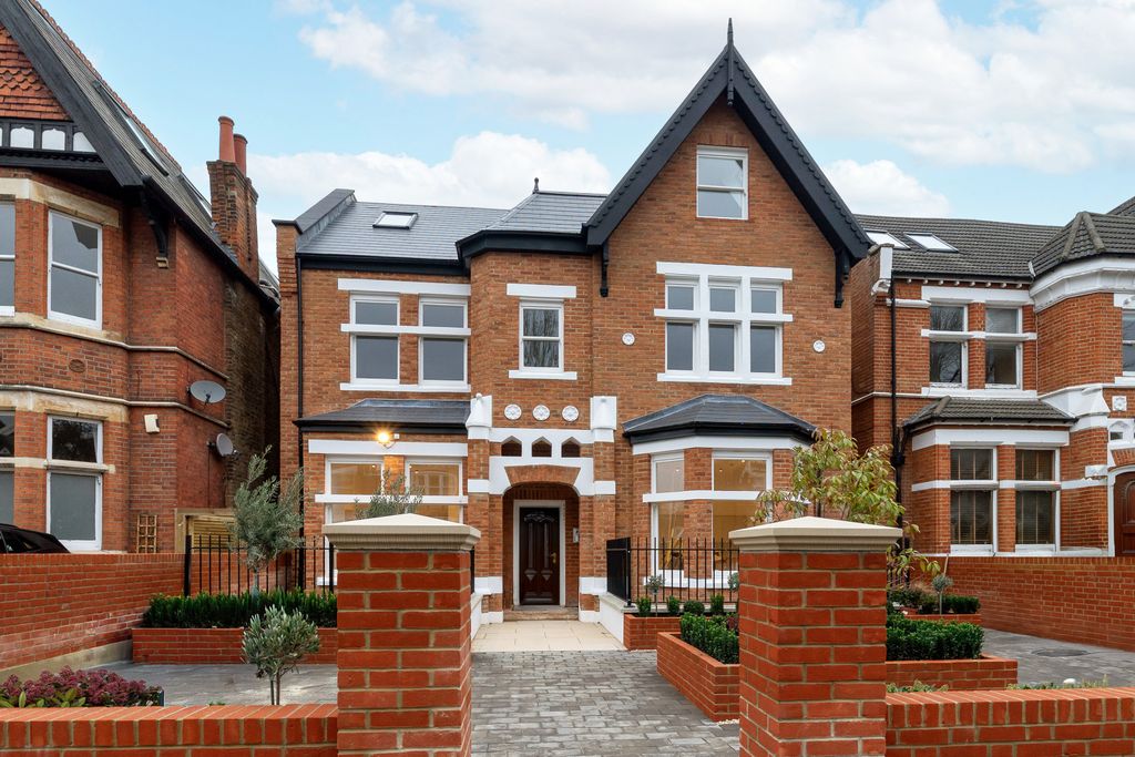 Property photo 1 of 11