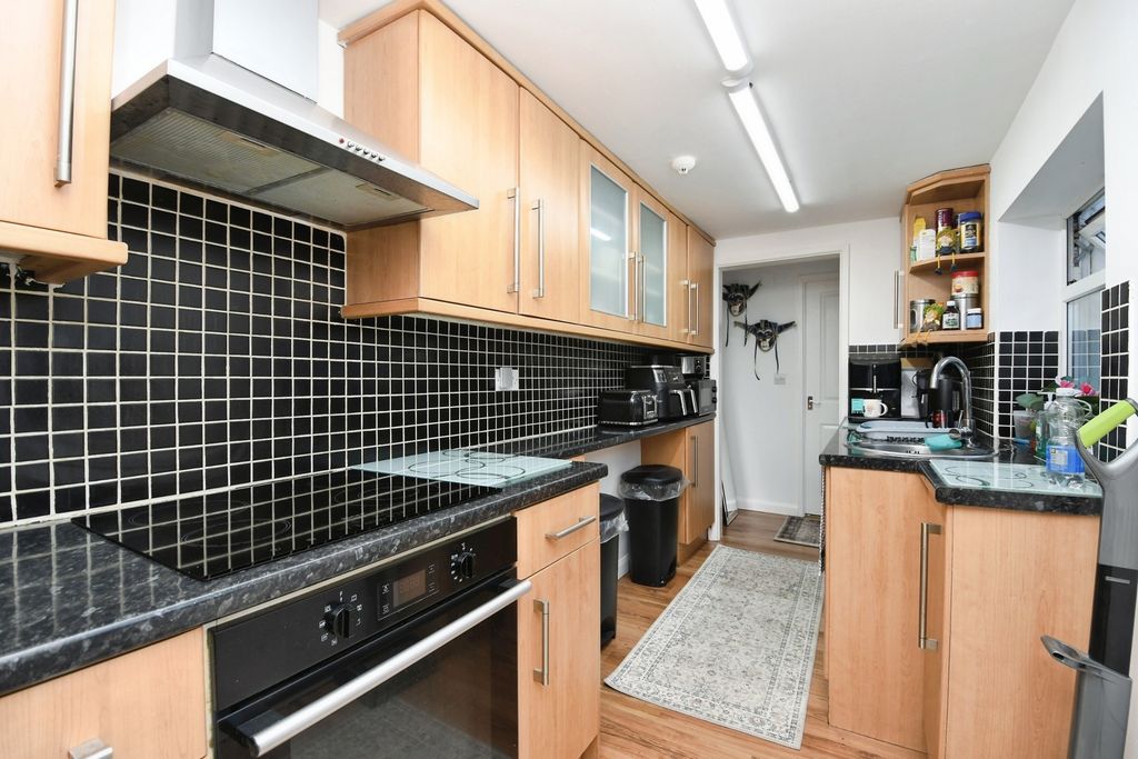 Property photo 2 of 11 Pbox-Img.Jpg