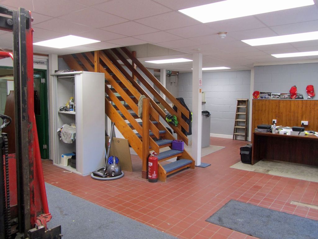 Property photo 2 of 5 14 Ghyll Road Industrial Estate, Heathfield