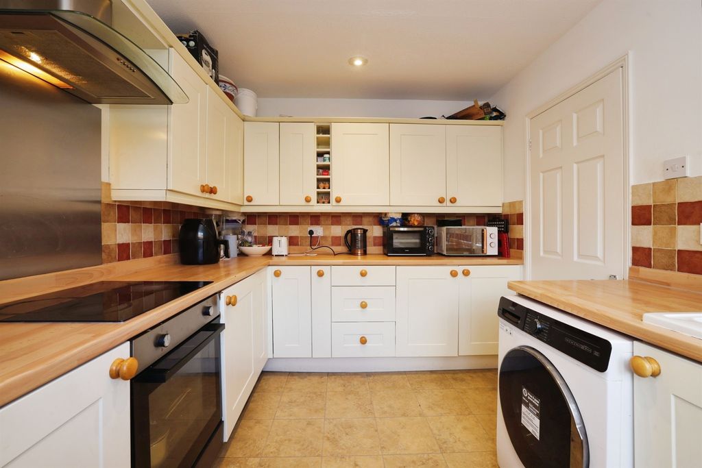 Property photo 3 of 15