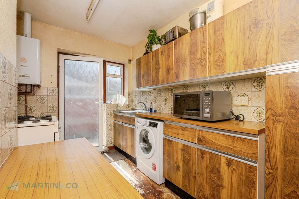 Property photo 2 of 17 Gu228Dg-Jwp-Dsc00859