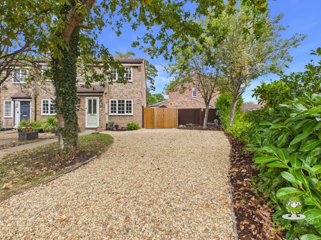 Property photo 1 of 15 Ewemove Estate Agents Basingstoke