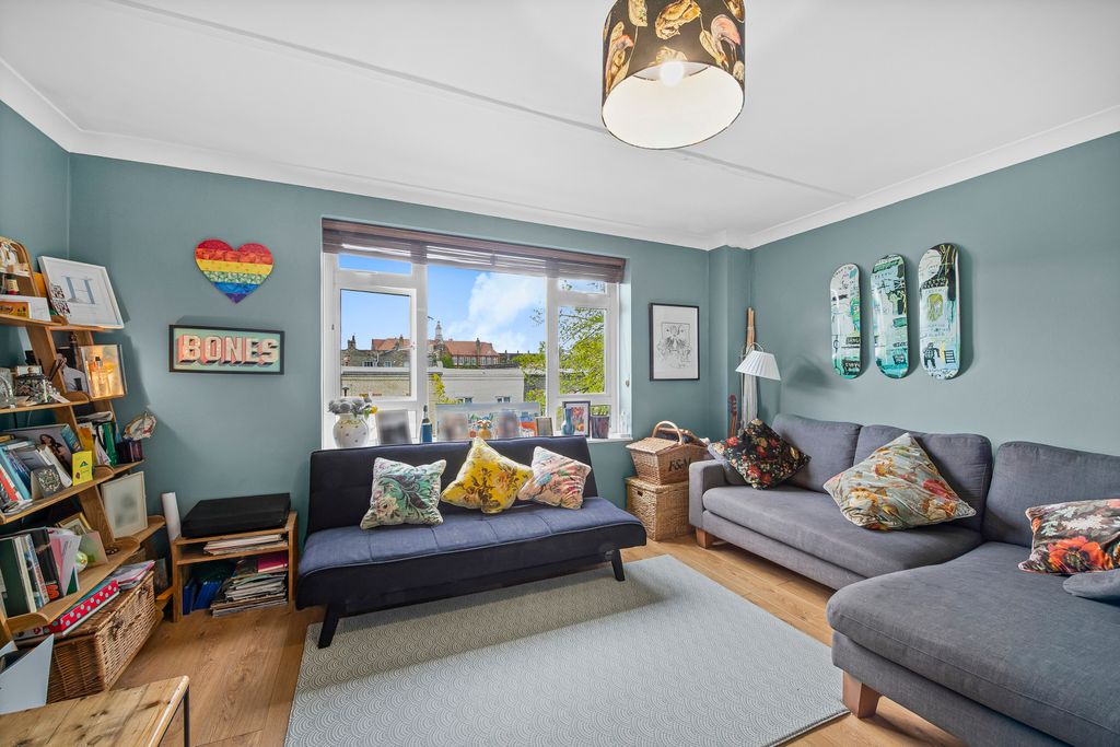 Property photo 2 of 12 Picture No. 23