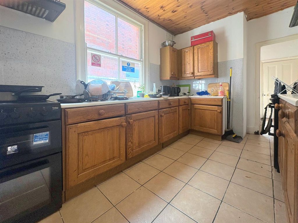 Property photo 2 of 12 Communal Kitchen