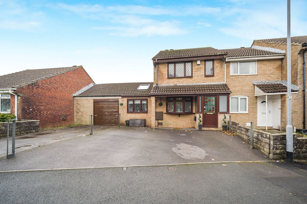Property photo 1 of 31