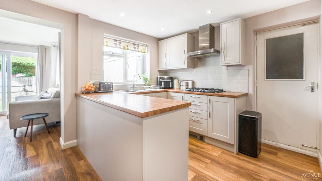 Property photo 3 of 25 4273505