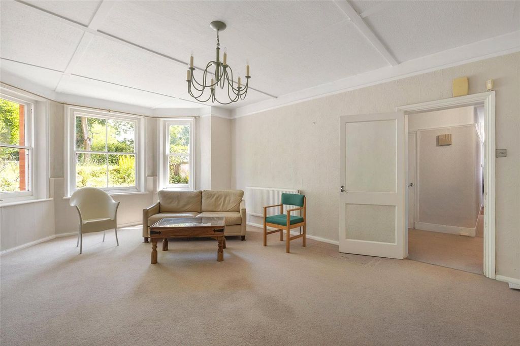 Property photo 2 of 17 Picture No. 11