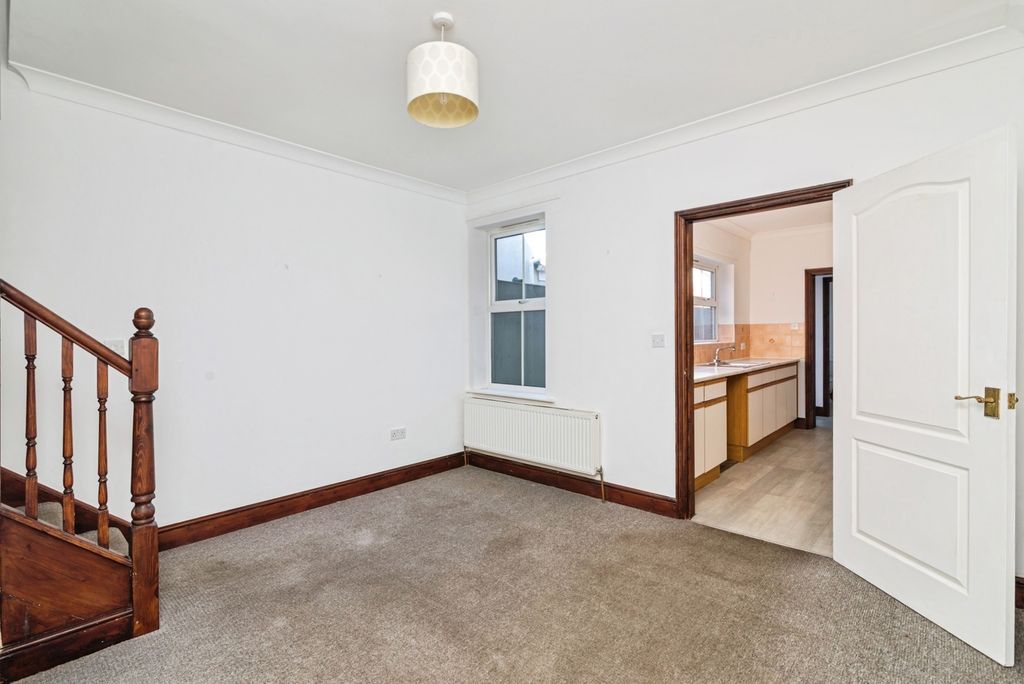 Property photo 3 of 19 Dining Room