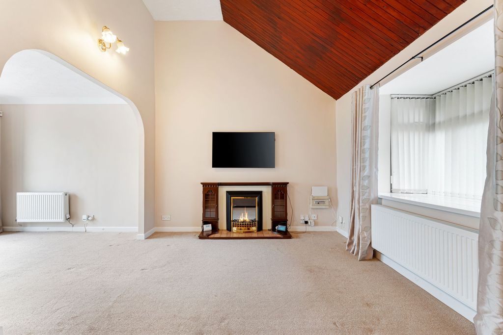 Property photo 2 of 49 Lounge