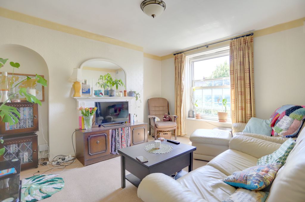 Property photo 2 of 5 Img_0102-Img_0104