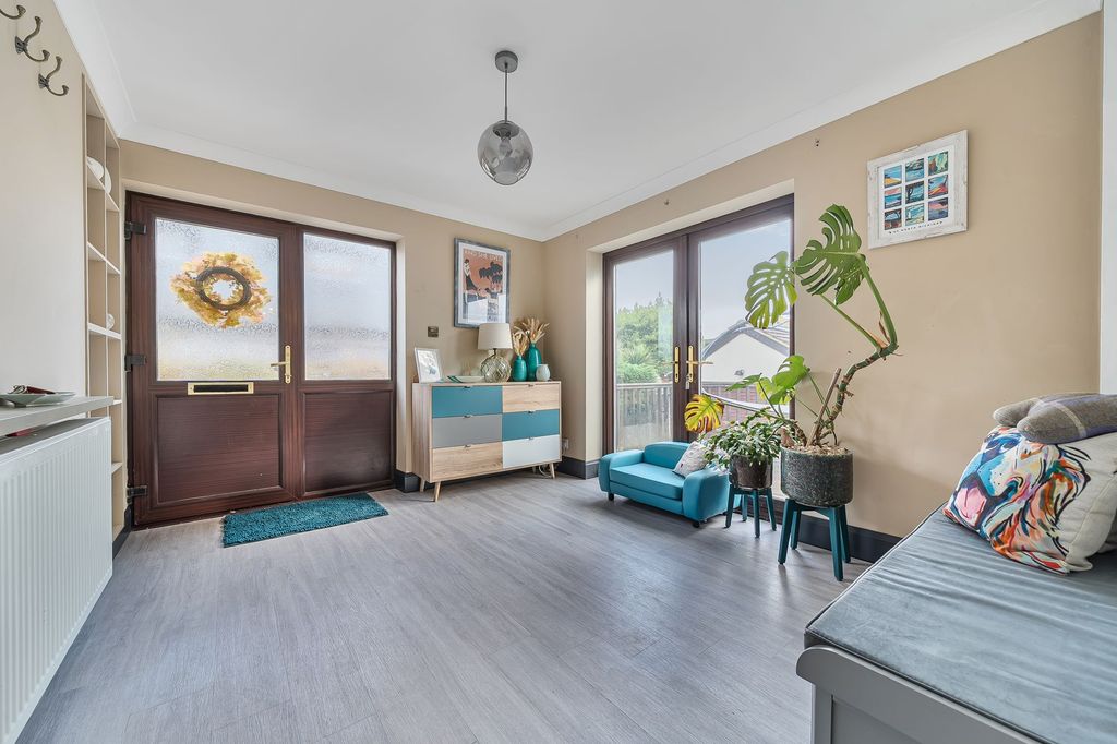 Property photo 2 of 21