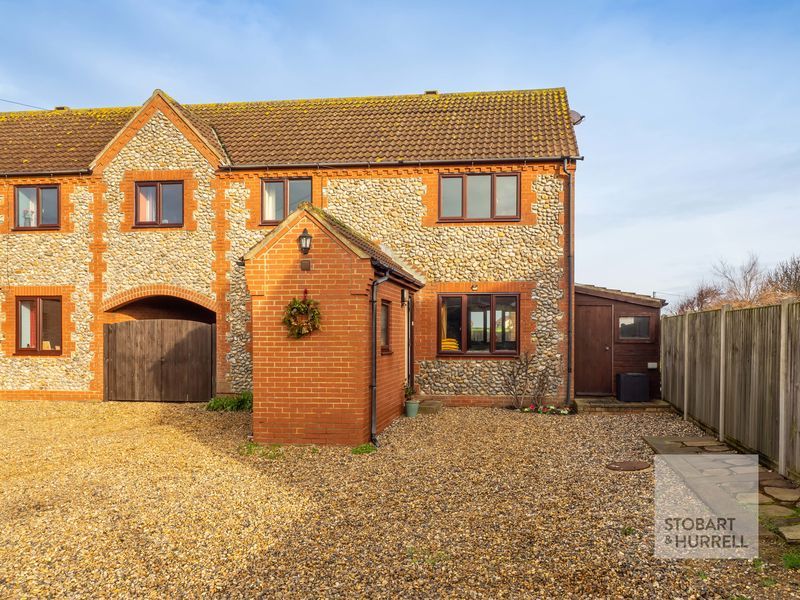 Property photo 1 of 25 Close Front