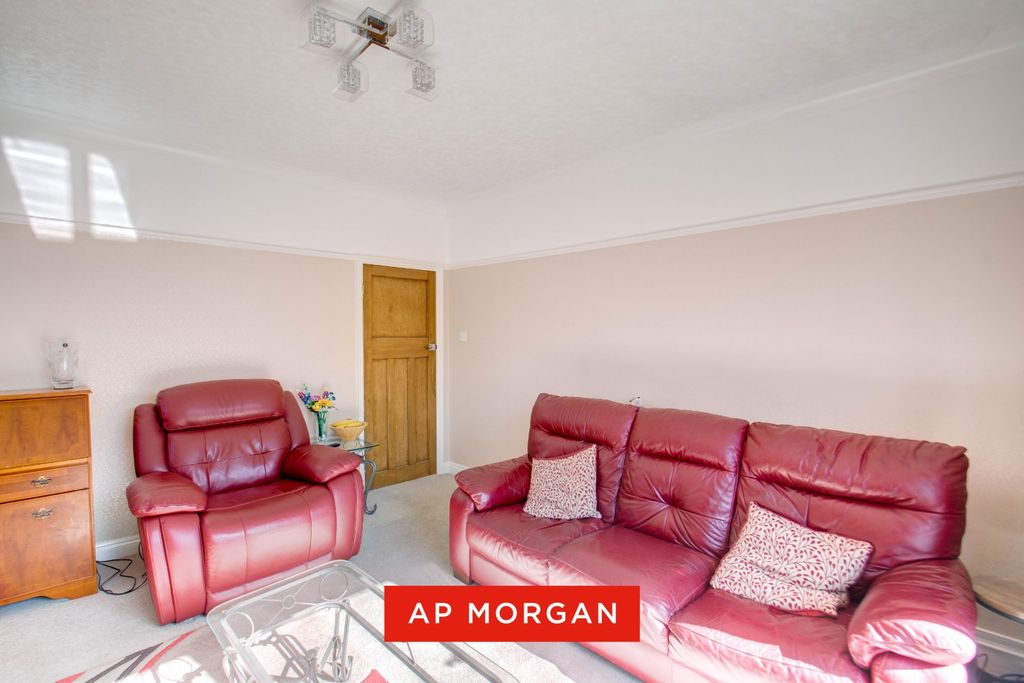 Property photo 3 of 23 Picture No. 19