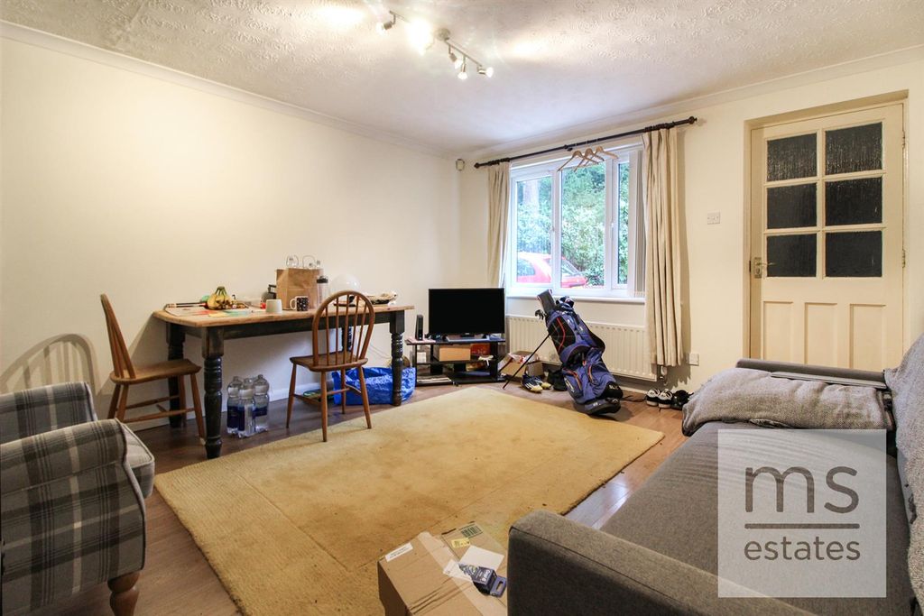 Property photo 3 of 8 Img_2091.Jpg