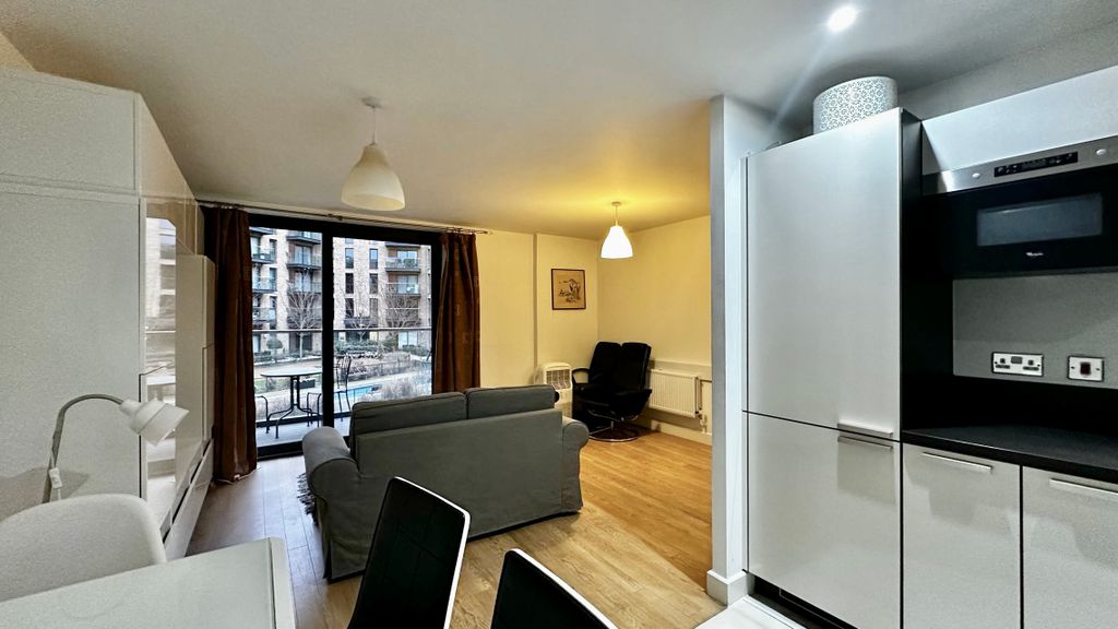 Property photo 2 of 24