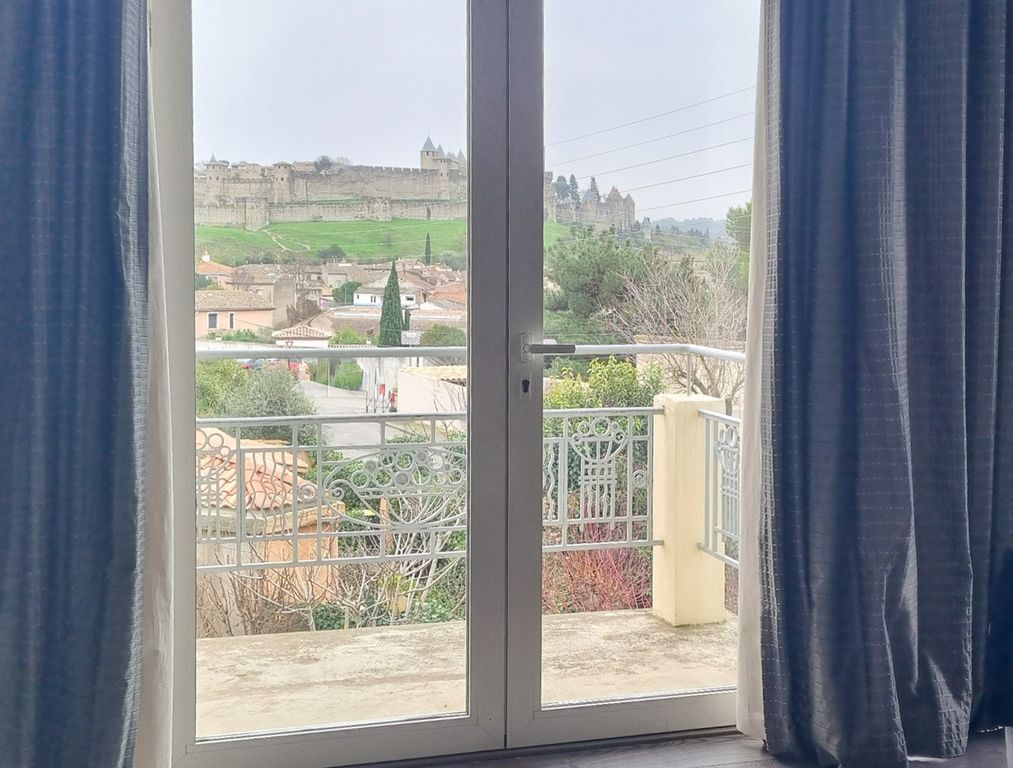 Property photo 2 of 26