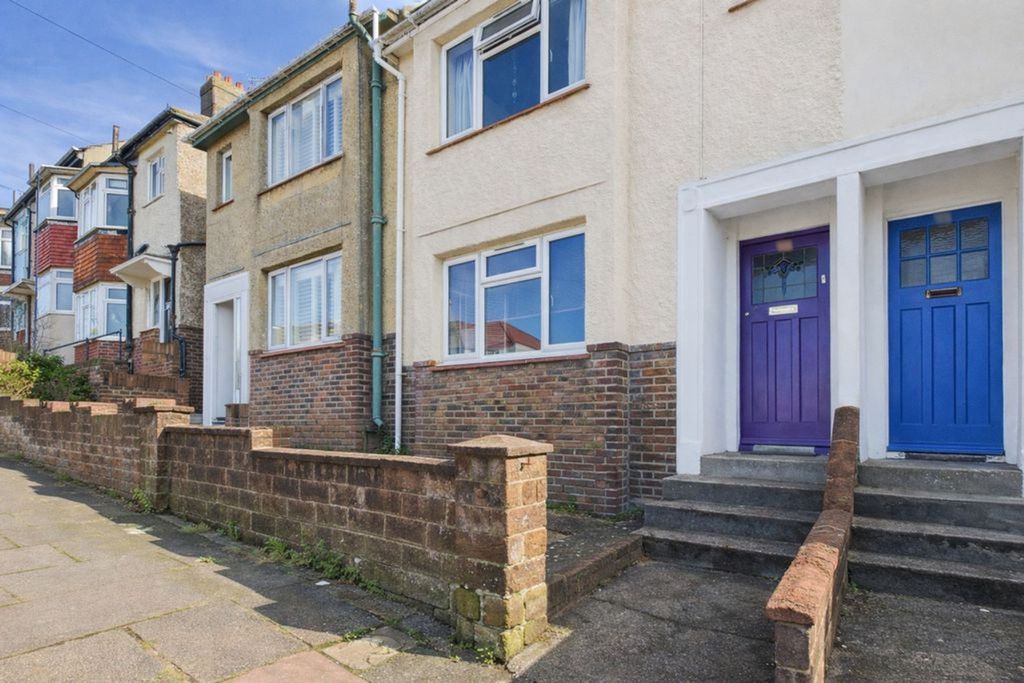 Property photo 2 of 27