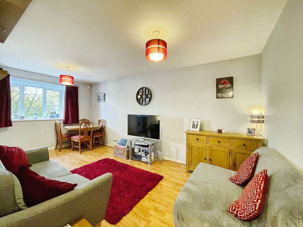 Property photo 3 of 20