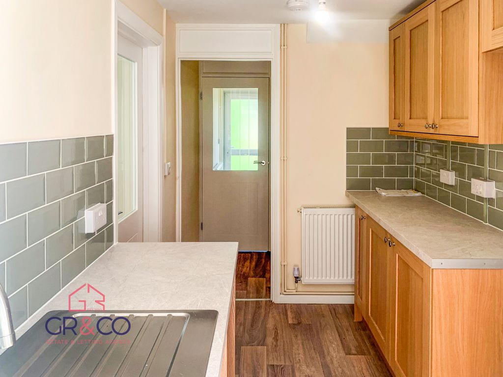 Property photo 3 of 24 Kitchen