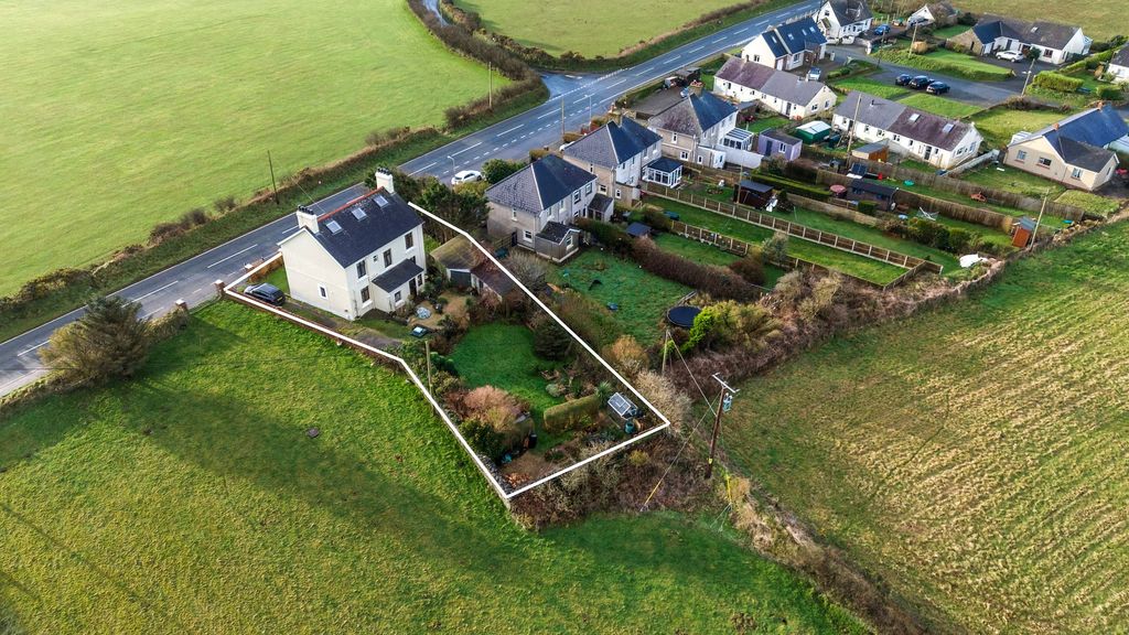 Property photo 2 of 28